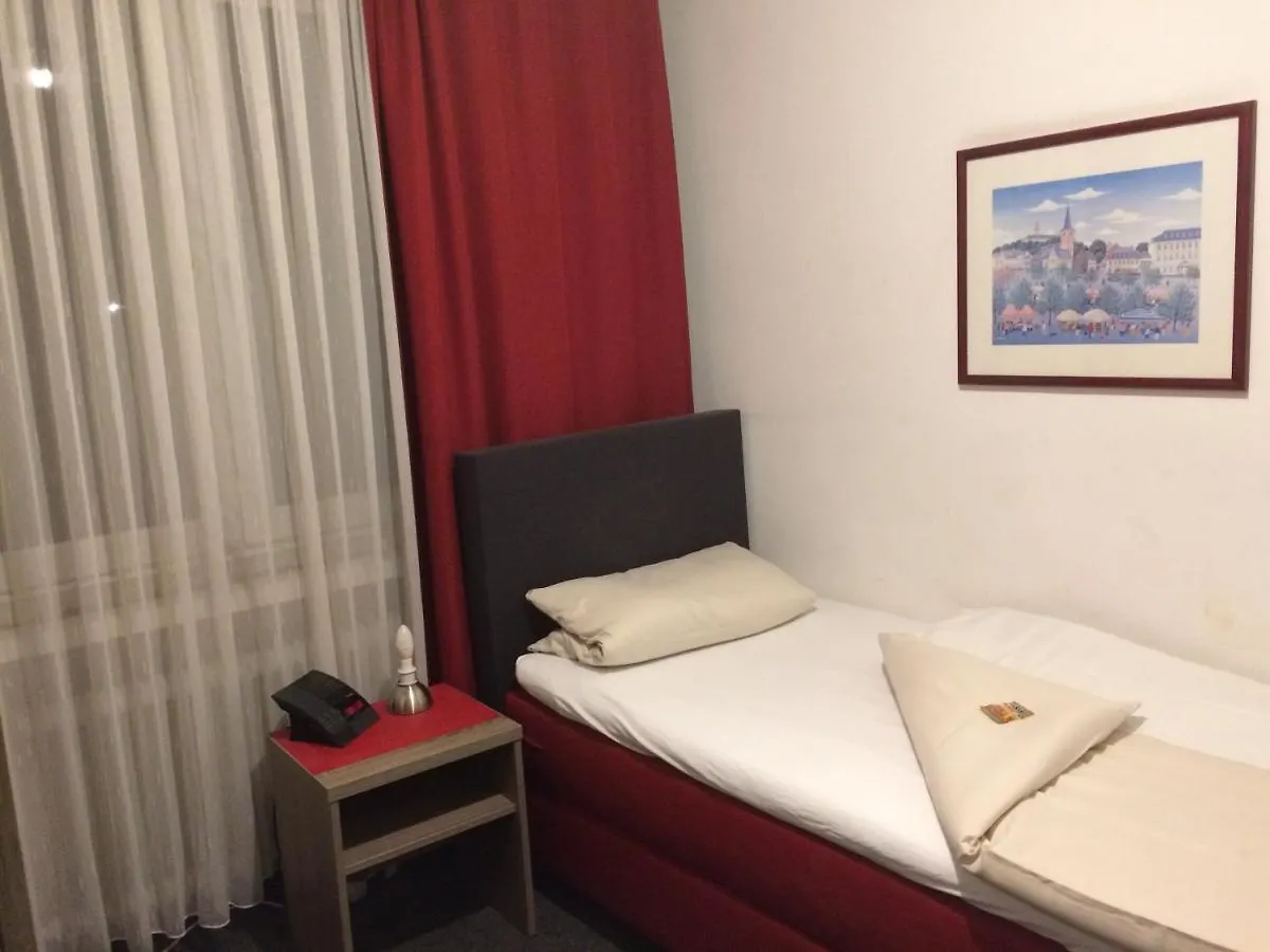 Central Hotel Troisdorf 3*,
